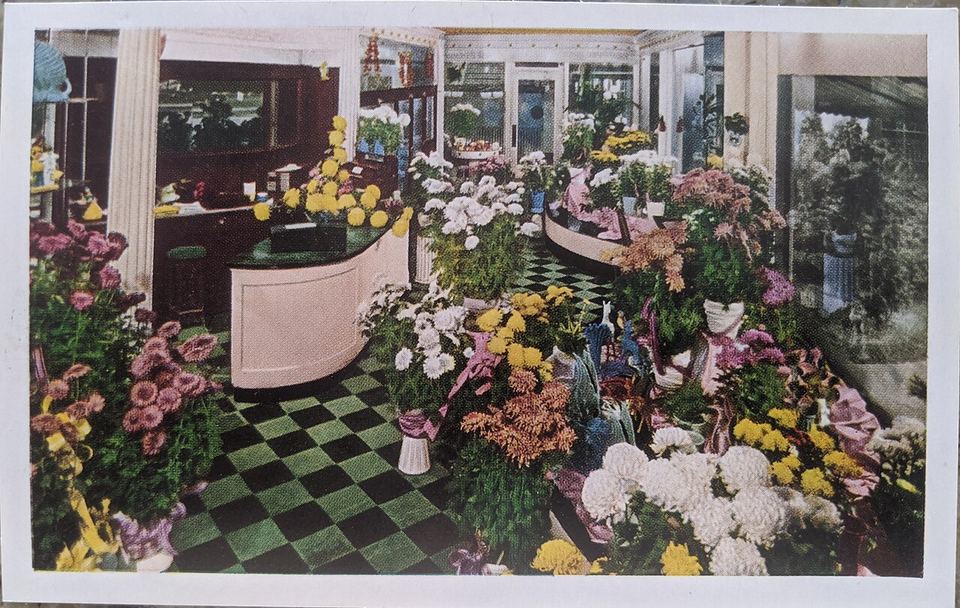 Fotoğraf: Edgewater Beach Hotel Chicago Front Desk Scene 1948