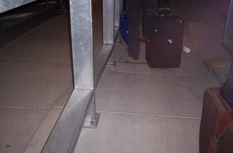 Fotoğraf: Taxi rank at grade Brisbane Domestic Airport 106 9618