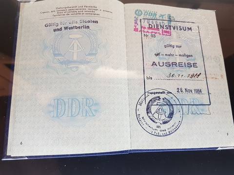 Fotoğraf: GDR passport with exit visa