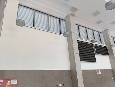 Fotoğraf: Trebišov bus station - Station terminal interior - Main hall and waiting area (September 2026)