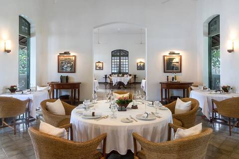 Fotoğraf: Restaurant room of Amantaka luxury Resort & Hotel in Luang Prabang Laos